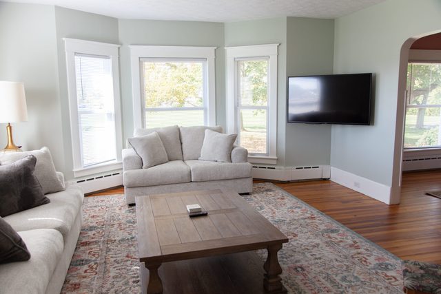 Spacious Farmhouse Near Finger Lakes Wine Trail — Geneva, NY