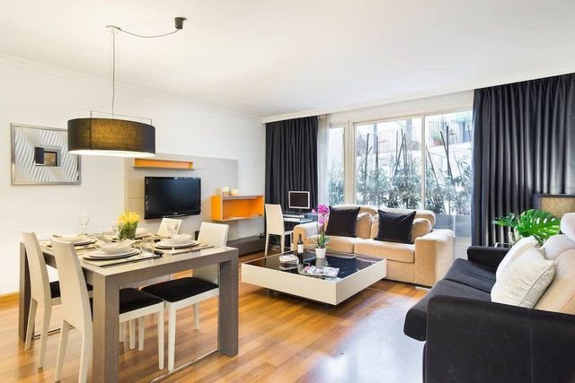 Placa Urquinaona|Central and comfortable 4BD 3BTH