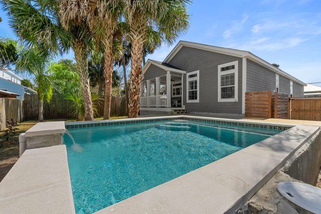 Boatyard Oasis | Pool | Mins to DNTN l Dogs OK