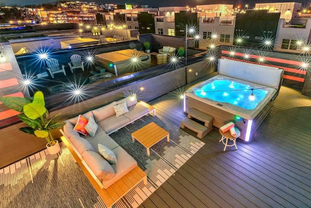 14 Beds Hot Tub  Sauna Fire Pits Game Room