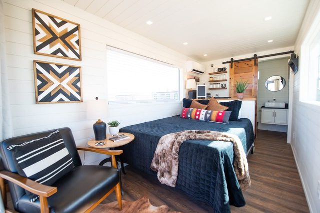 New! The Buffalo-Shipping Container in Alpine — Alpine, TX
