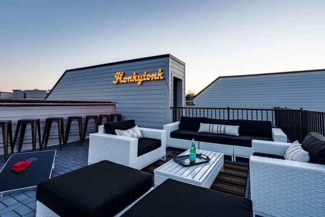 14 BEDS Rooftop 4 bedroom 4 bathroom
