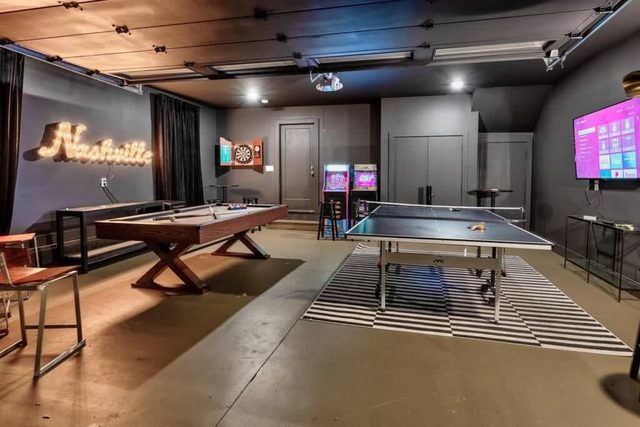 Premium Home Game Room 13 Beds