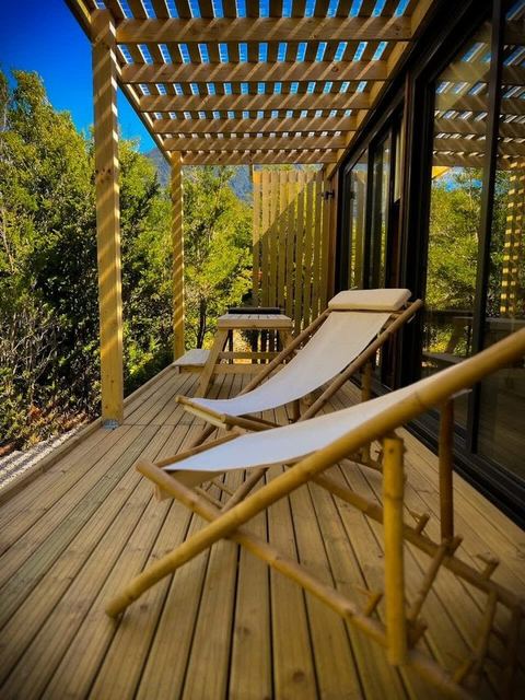 Loft for 2 with hot tub · Lake Chapo, Pto Montt
