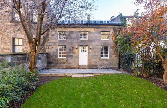 Yukina Suite - 2 Bed City Centre House And Garden — Edinburgh, Scotland
