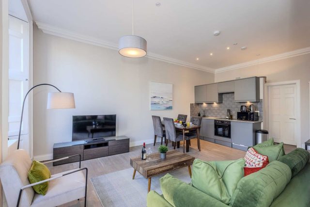 Edinburgh City Centre 2 Bed Apartment — Edinburgh, Scotland