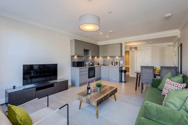 Edinburgh City Centre 2 Bed Apartment