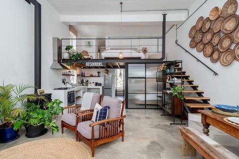 "The Old Shop" loft apt in the heart of Kalk Bay