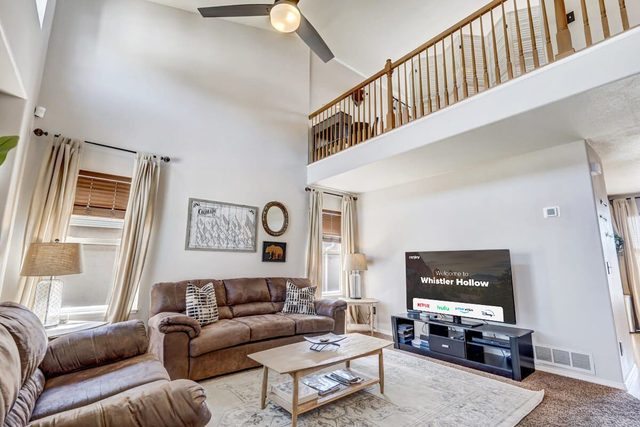 Whistler Hollow! Family Home, Bball Court, Firepit