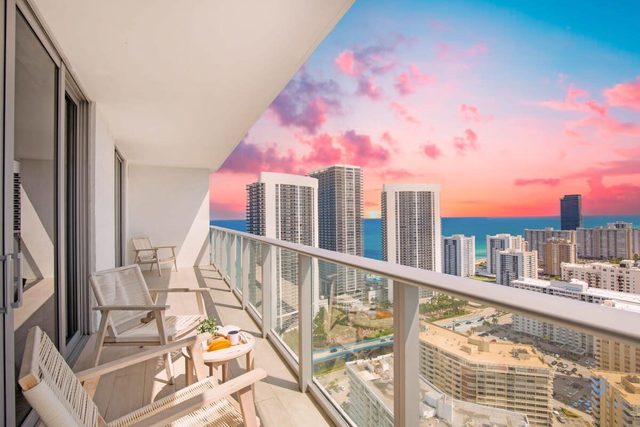 Luxury w/ stunning view |Balcony |Amazing Pools