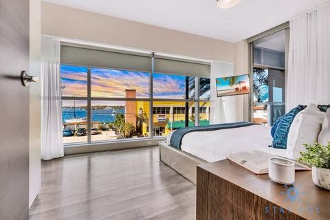 Apartment w/Bay View Balcony+ Pool–Up To 6+ Gym