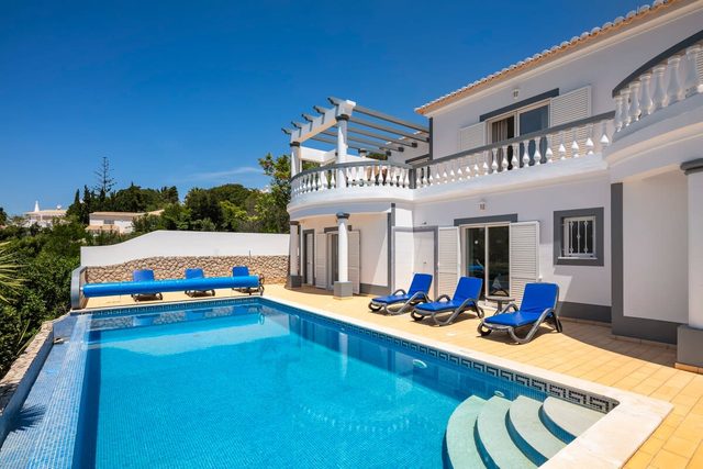 Nº23 Golfe Santo Antonio - Beautifully furnished 3 bedroom Villa with pool, sea and golf views! — Budens, Faro