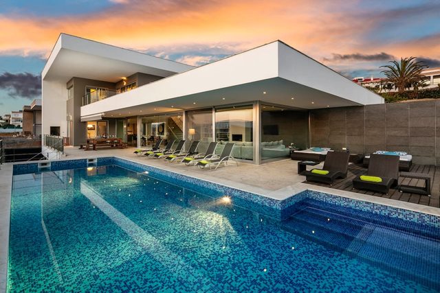 Villa Dodola - 5 bedroom modern style villa - great views of river! Walk to restaurants! — Ferragudo, Faro