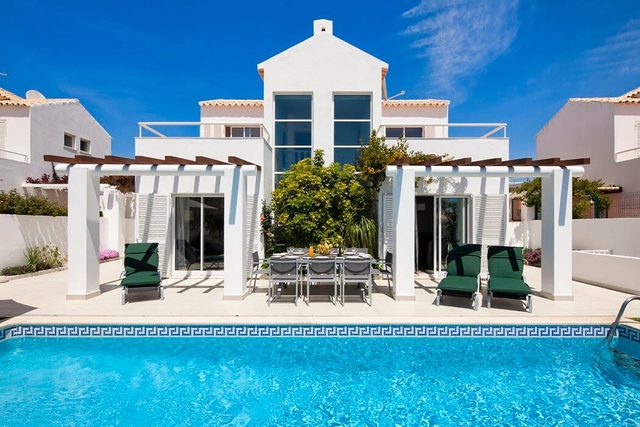 Villa Manuel - 4 bedroom villa, walk to beach, restaurants and supermarket