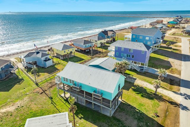 Saltwater Soul - Cool Unique Mid-Level Hangout Area!