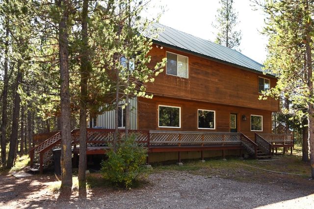 Secluded Cabin w/ Hot Tub - 25 mins to Yellowstone