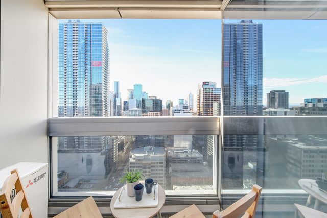 A Cozy Pet-friendly 2BR Near Southern Cross, Views