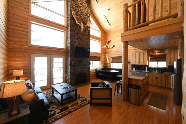 Mountain View Cabin Near Yellowstone National Park — Island Park, ID