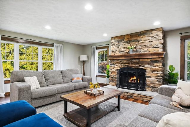 Spacious 5-Bedroom Sawyer Farmhouse Retreat