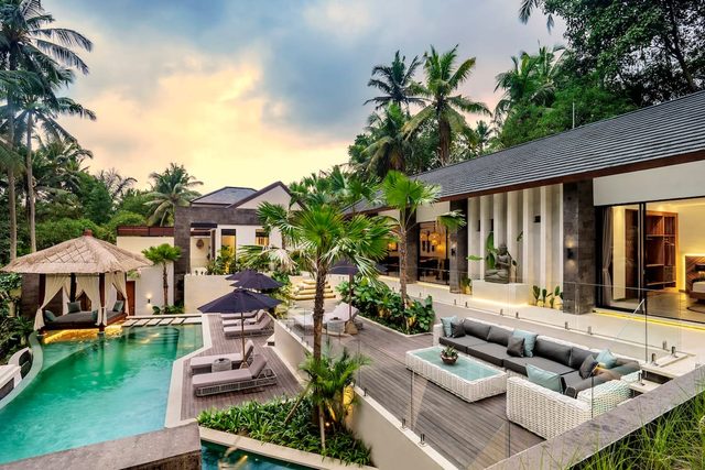 Damai : Family 5 BR Villa w/ Infinity Pool in Ubud