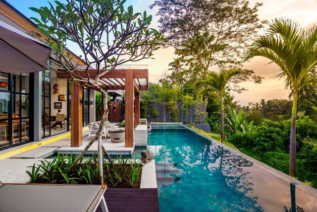 Villa Naya : 2BR w/Infinity Pool & Bathtub in Ubud