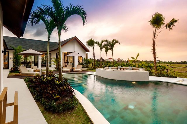 Crystal Lagoon 3BR Tropical Infinity Pool in Ubud