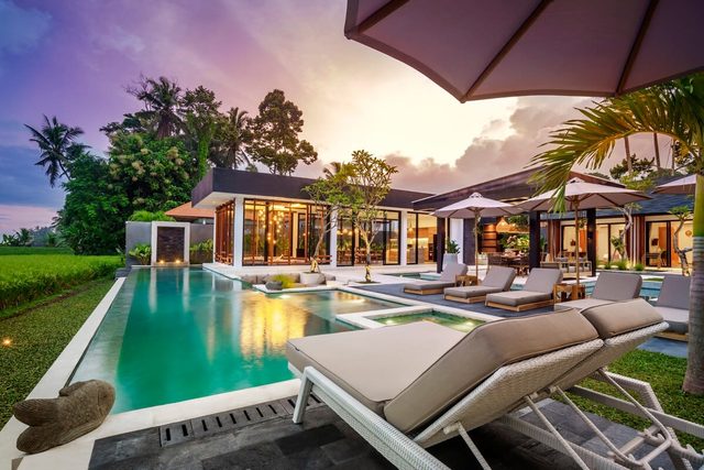 Villa Noi : 4BR Tropical w Ricefield View in Ubud