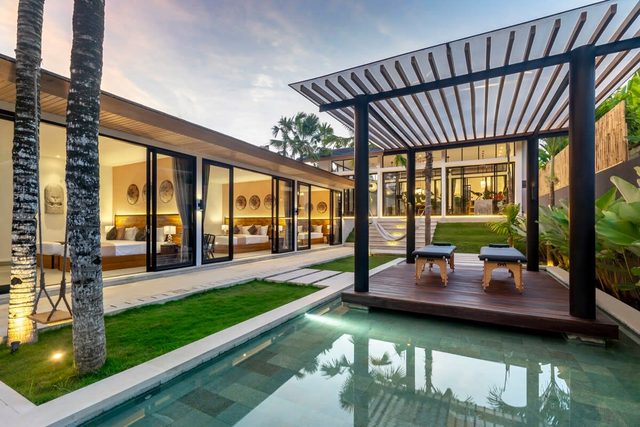 Villa Swing: 5BR w/Infinity Pool, Spa & Big Swing