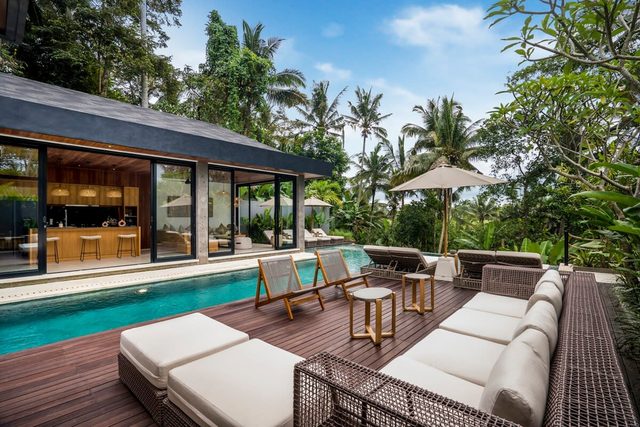 Livia: 4BR Ubud Family Villa w/Infinity Pool & Gym