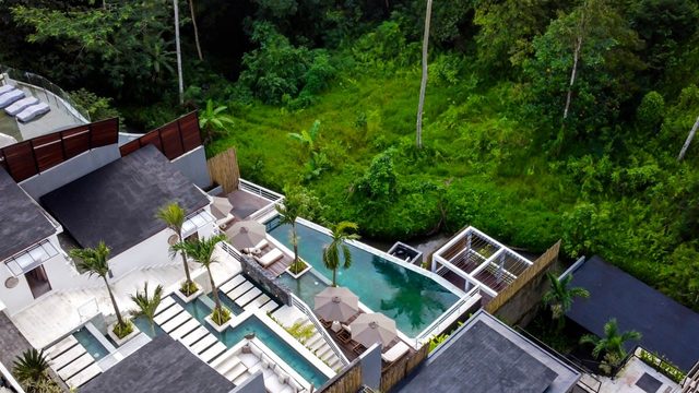 Mugiwara 5BR w/ Yoga Shala & River Jungle View