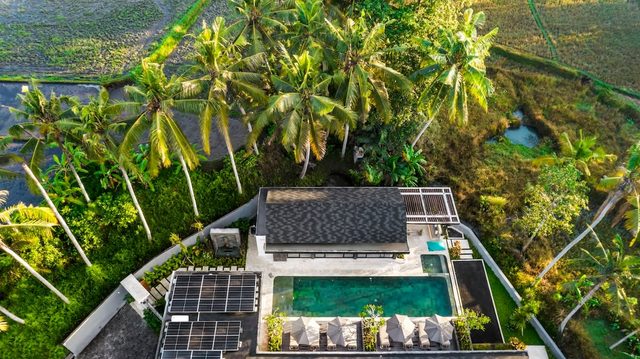 Jehanne 5BR+1BR Villa w/Yoga Shala & Pool in Ubud