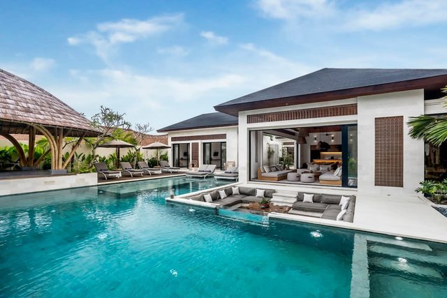 Pearl Tranquil Haven 6BR Villa with Infinity Pool