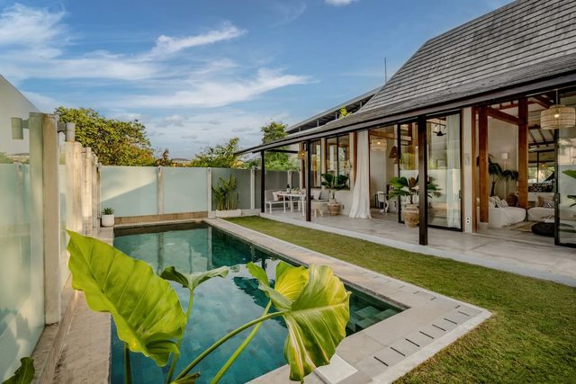 The Limasan, Authentic  2BR Villa  80m from Beach!