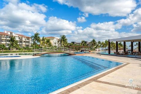 Mareazul Condo w/ Hot Tub, Pools & Beach Access