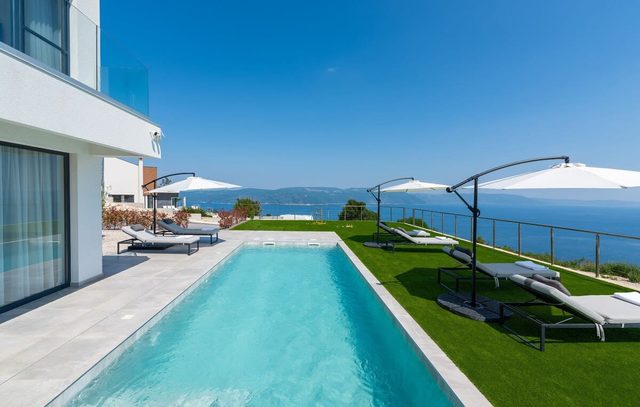 Villa Atrium with heated pool, sea view & jacuzzi
