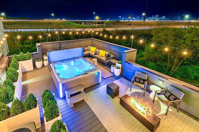 Rooftop Hot Tub 13 Beds Game Room