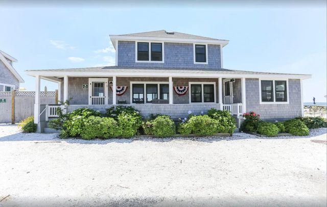 Truro Beachfront House For a Group!