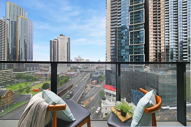 A Stylish & Comfy 2BR Apt, City Views in Southbank