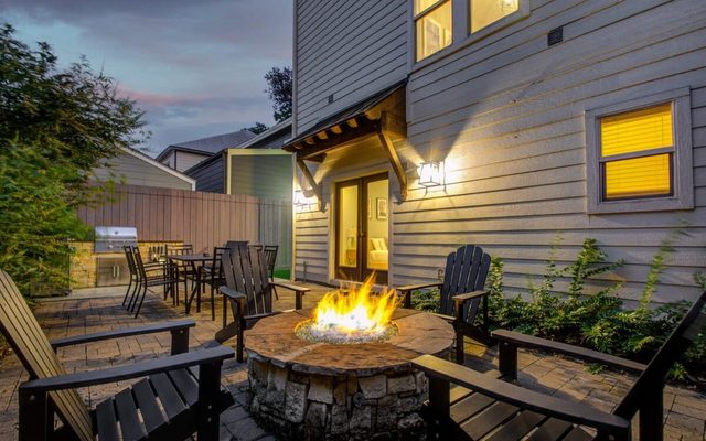 Southern Charm Meets Easy Convenience, 5 mins to DT