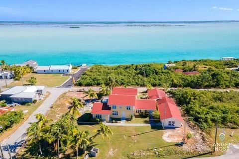 Caribbean Retreat with Modern Kitchen Near Pristine Beaches and Crystal Waters