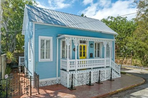 Historic Cottage, Movie Loft & Fountain Yard — St. Augustine, FL