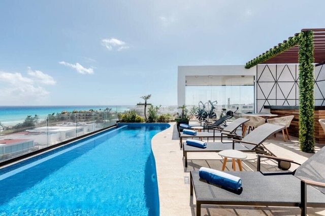 Rooftop Pool, Walk to Beach, Near 5th Ave Shops
