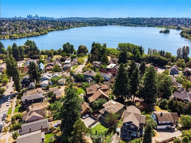 Greenlake Private Room — Seattle, WA