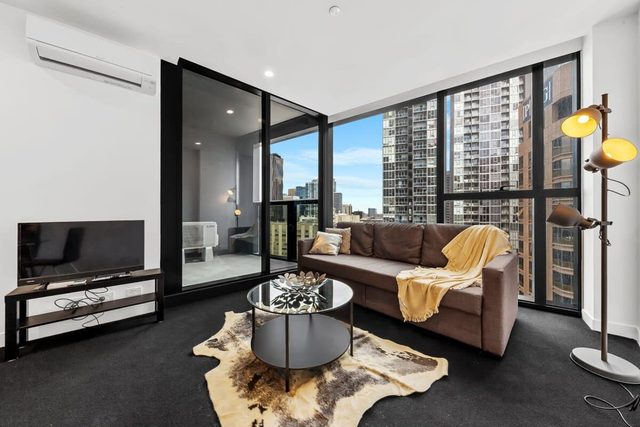 Cozy Apt, Only a 5-min Walk to Victoria Market