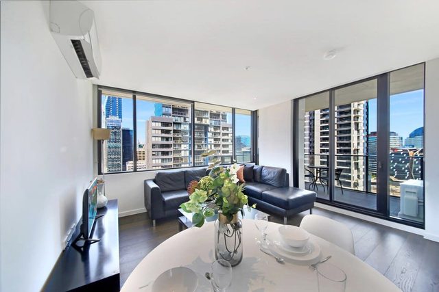 A Lux 2BR Apt with City Views Near Southern Cross