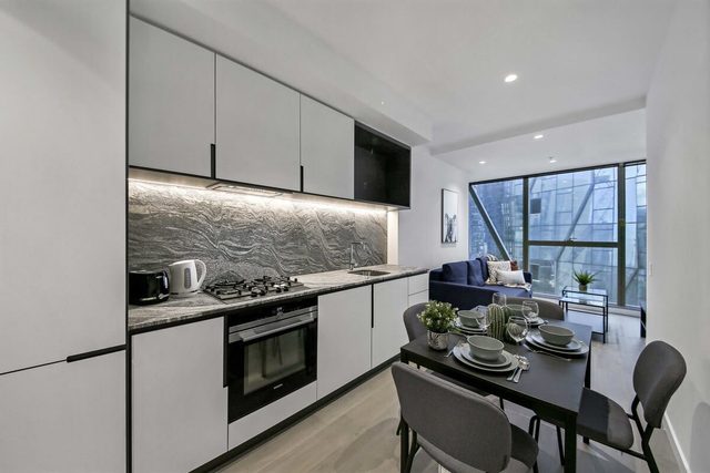 A Luxurious Apt Next to Southern Cross Station