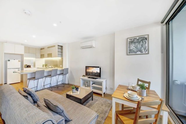 Stylish 2BR Stay Steps from Southern Cross