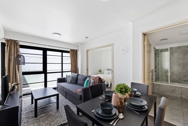 A Comfy 2BR Duplex Next to Southern Cross