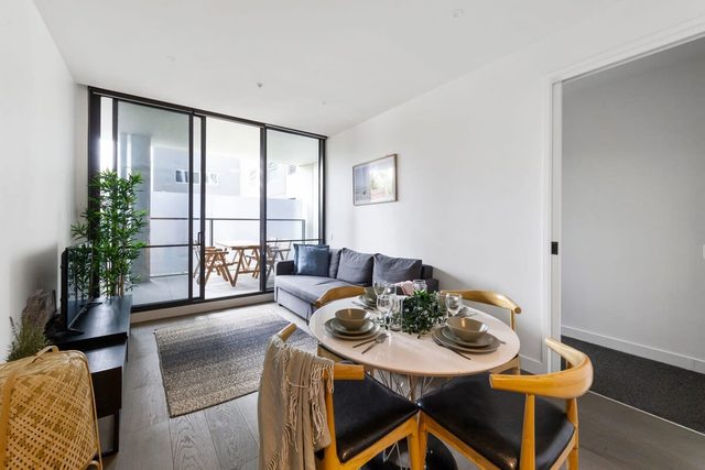 A Chic & Comfy 2BR Apt Near Melbourne Central