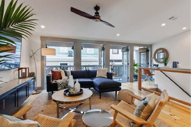 Charming 2BR Savannah Carriage House | Shared Pool